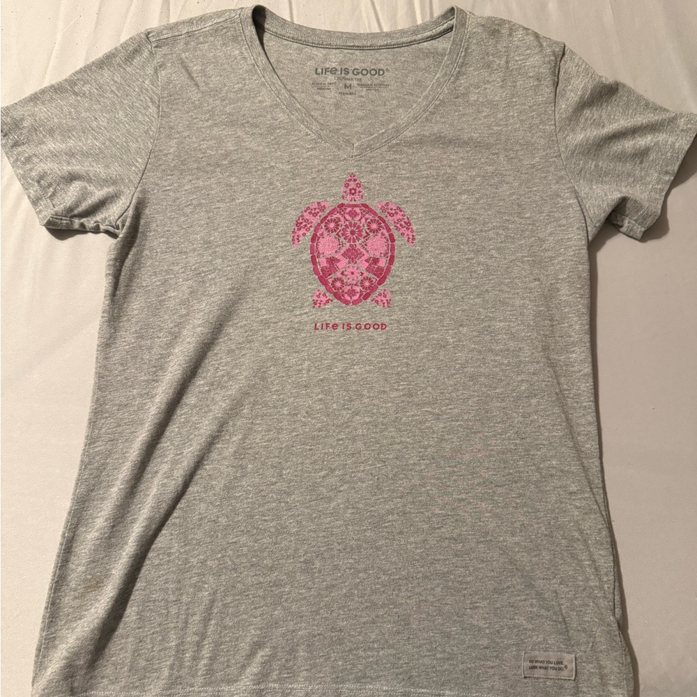 Life Is Good Gray V-Neck Tee with Pink Turtle